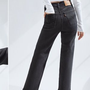 Aritiza size 29 feeling cagey levi jeans